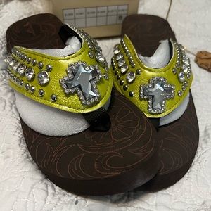 Montana West NWT Rhinestone Sandals Lime Green size 11